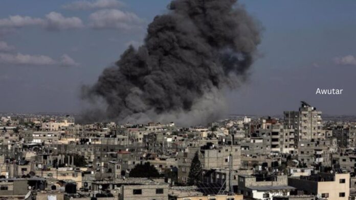 Israeli bombardment against Khan Younis, in the southern Gaza Strip